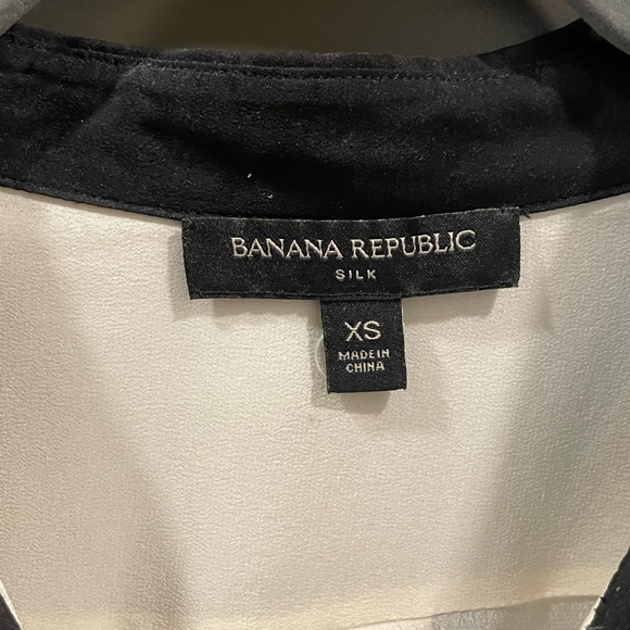 100% silk banana republic long sleeve top with scallop linings - Picture 2 of 4